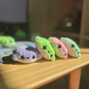 Crochet Pocket Frogs