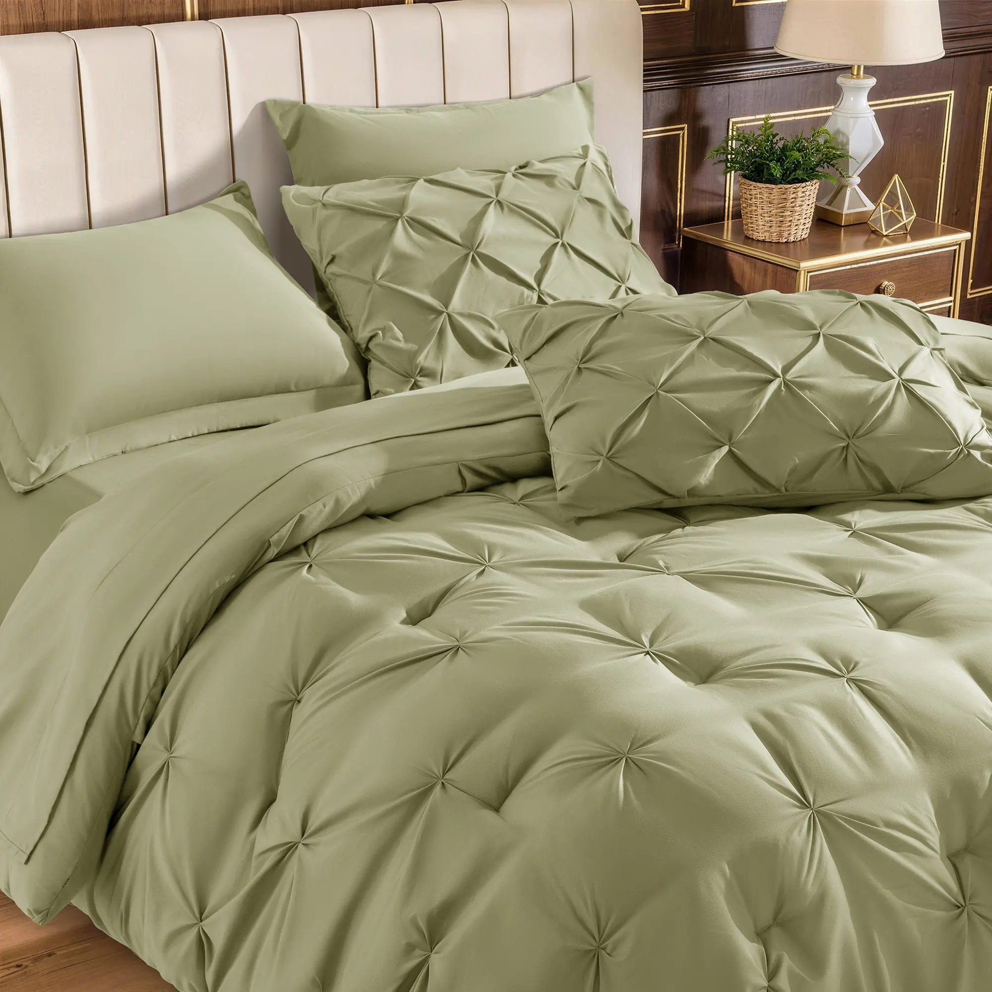 Shilucheng 7PCS Hotel Quality All-in-One Comforter Set Ultra Soft All Season Breathable Bed in a Bag Cloud Like Bedding Set with Smocked Texture Machine Washable Family Friendly Home Use