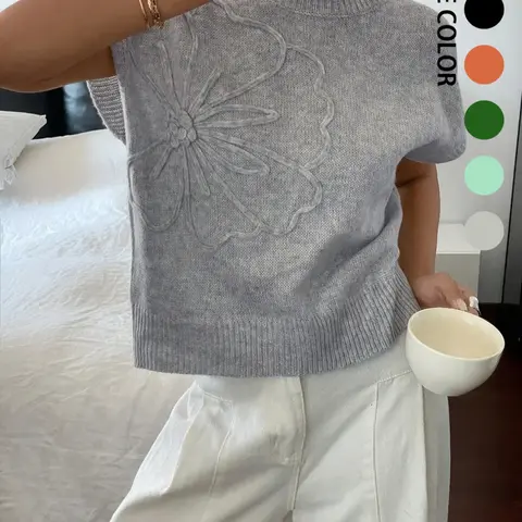 Women's Round Neck Knit Vest, 3D Floral Embossed Pullover, Loose Fit, All-Season Casual Sleeveless Sweater for Daily Wear & Parties