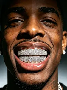 Hip-Hop Full Diamond Drill Dental Retainer, Rap Singer Gold Plated Diamond Grillz, Trendy Teeth Decoration, Silver Color