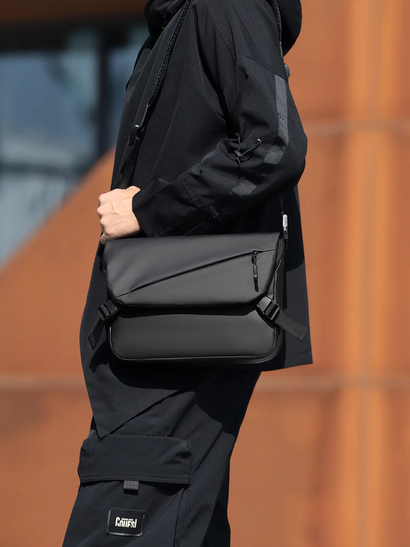 1pc  Men's shoulder bag, Trendy shoulder bag, crossbody bag, solid color, clean color, single shoulder bag, zipper closure, fashionable, versatile, casual, simple, suitable for students, campus, work, commuting, shopping, men's crossbody bag