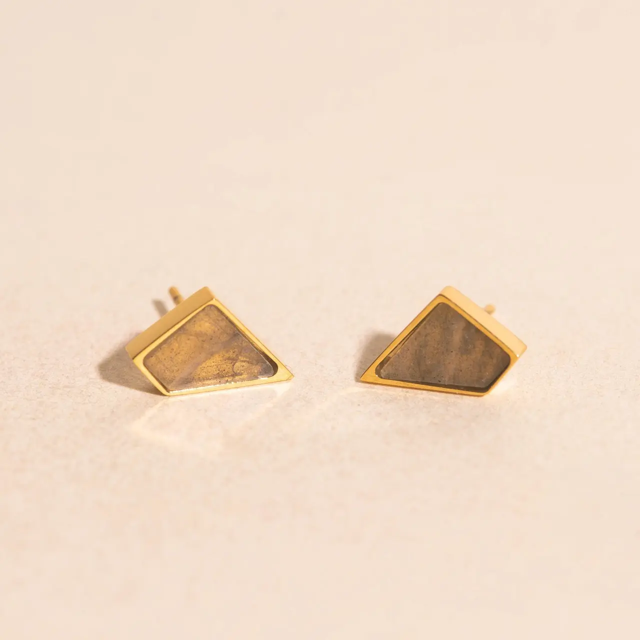 OH CLEMENTINE Hypoallergenic Metal Post Unisex Mercury Stud Earrings