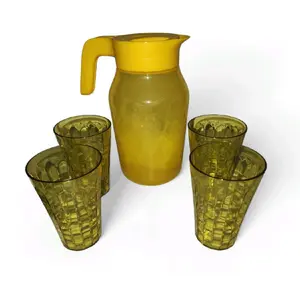 Tupperware Universal Pitcher w 4 Prisma Cups Drinkware