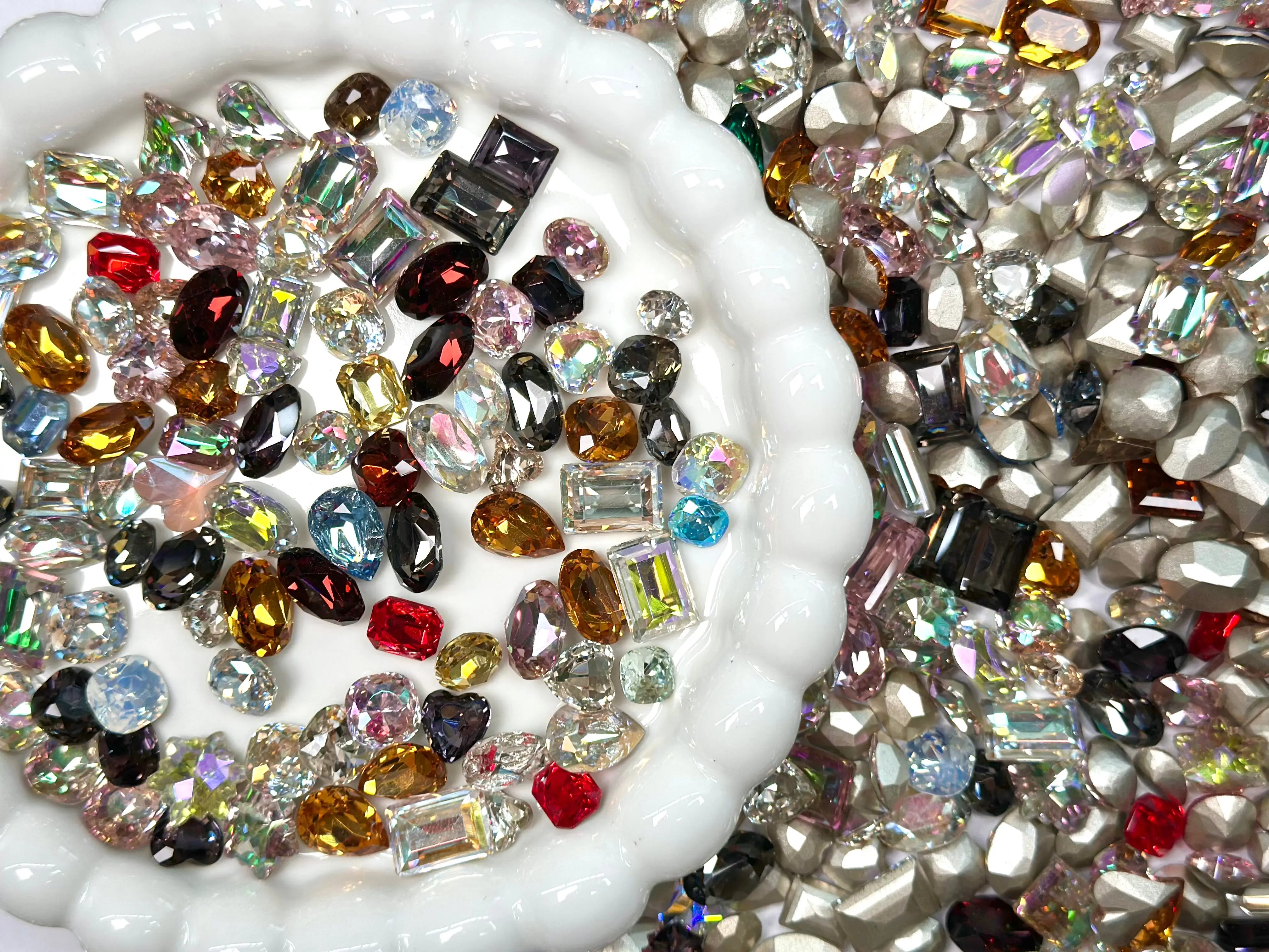 Large Size Mixed Foiled Pointed Back Crystal Glass Rhinestones for Nails and DIY
