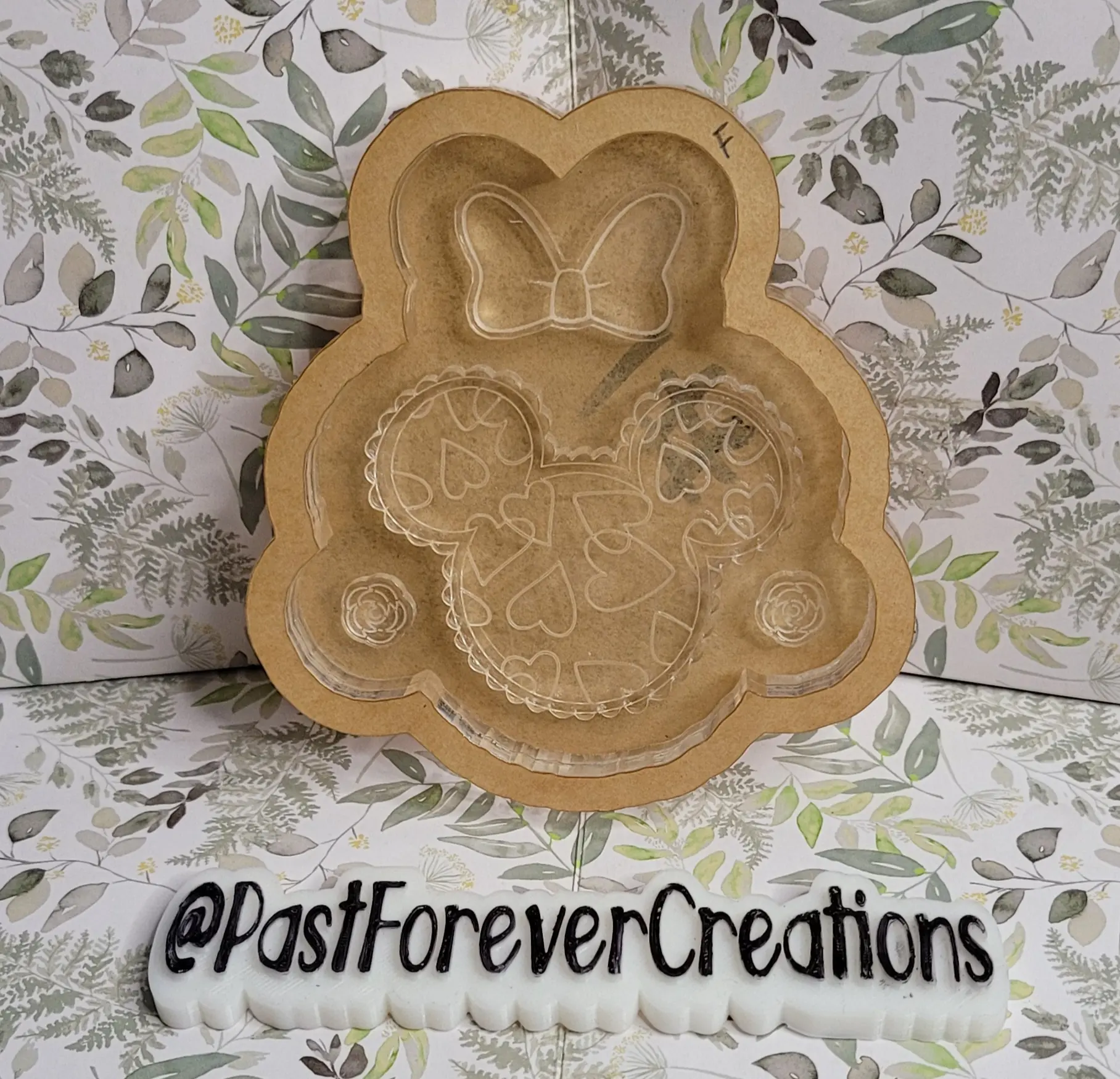 Minnie/Mickey Hearts with Rose Studs Earrings Mold