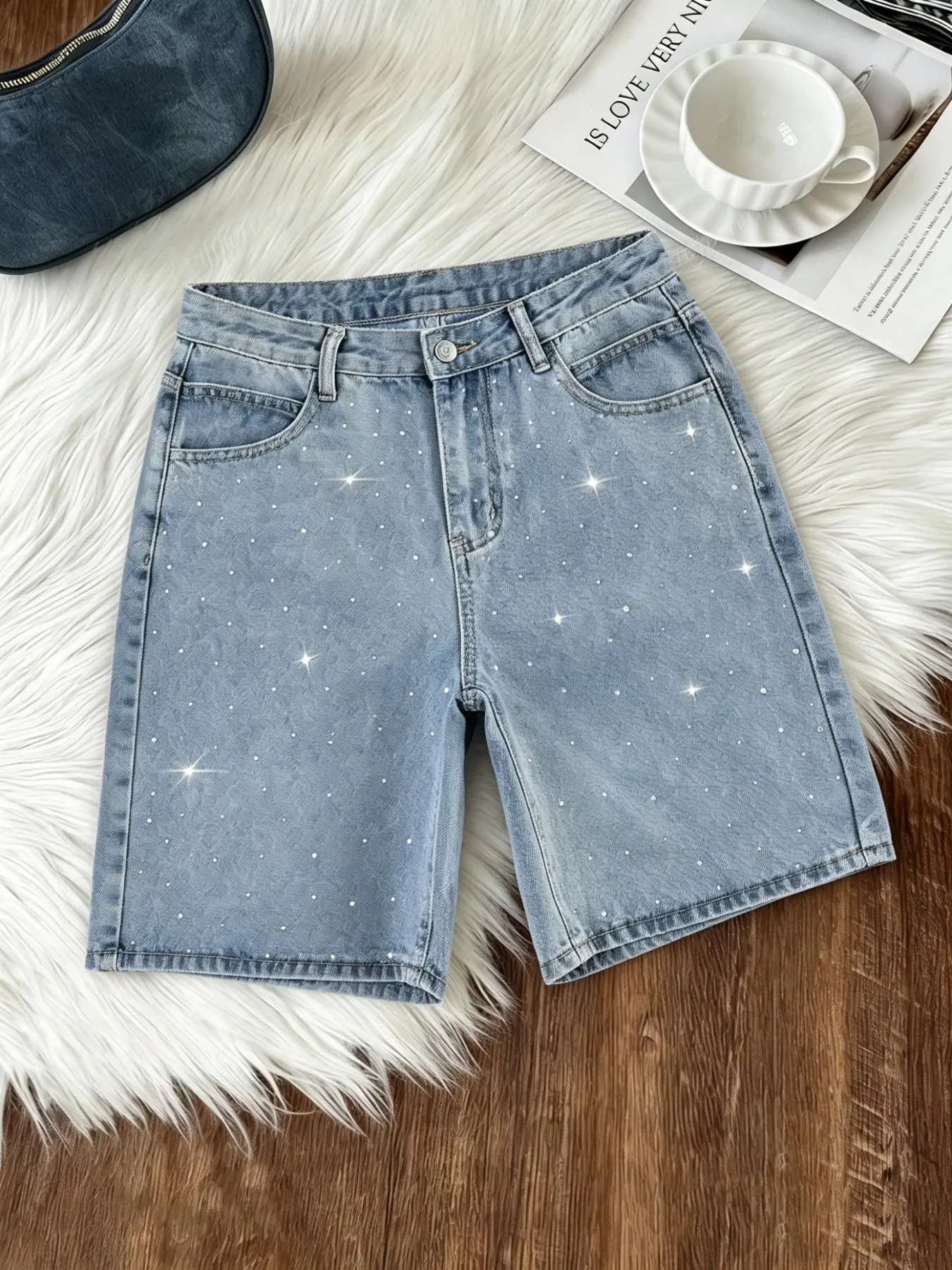 Summer New Women's Washed Rhinestone Button Zip Fly Light Wash Denim Shorts, Perfect for Daily Wear and Vacation