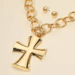 Chunky Matte Metal Cross Pendant Pointed Chain Necklace: Gold