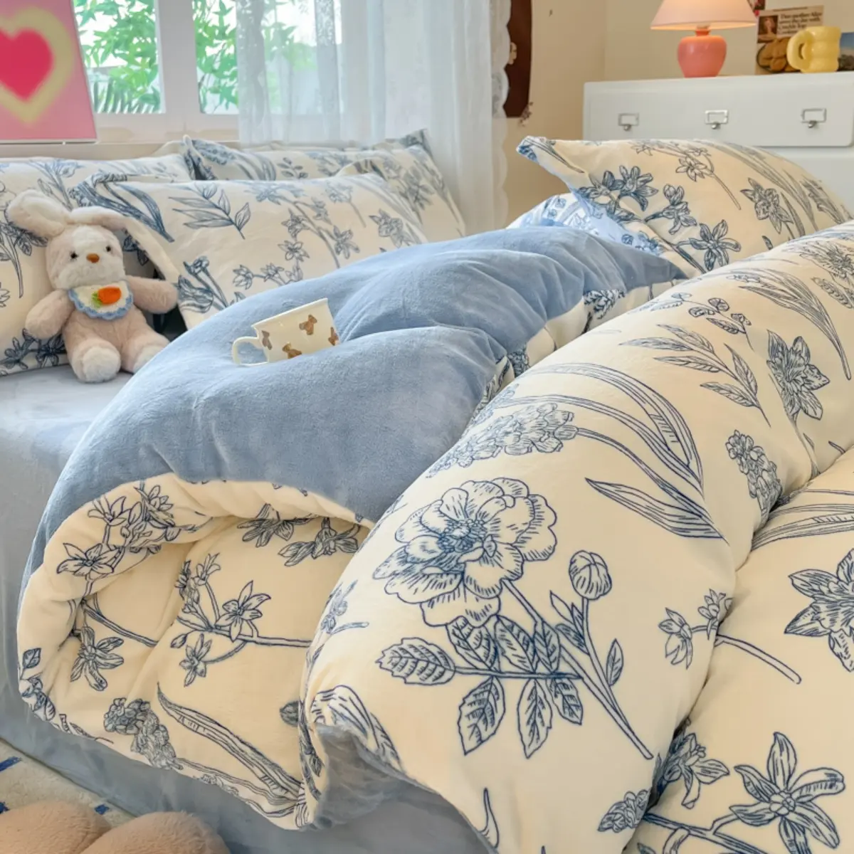 4-Piece Floral Print Bedding Set, Ultra-Soft Warm Milk Velvet Bed Sheets, Decorative Bedsheet Sets, Elegant French Country Style Bedding Sets(includes 1 Duvet Cover +1 Flat Sheet +2 Pillowcases,Without Fillers)