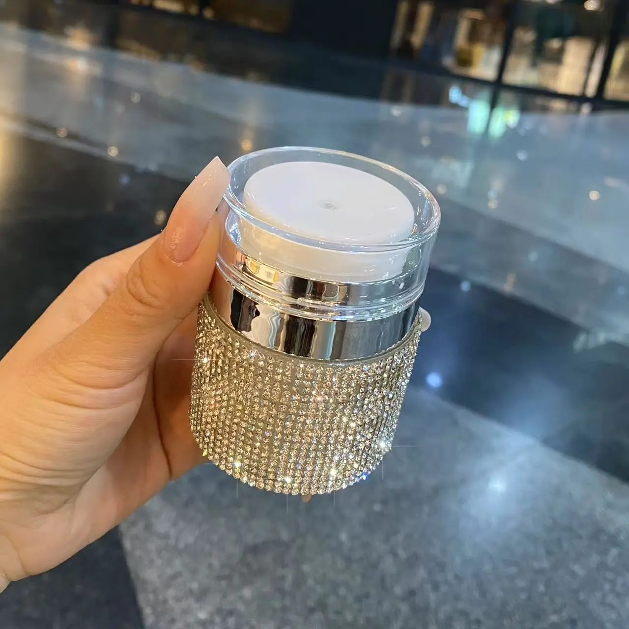 Luxurious Blinged Cream Bottle, Press-On Vacuum Pump Design, Transparent Container, Acrylic Material, Ideal Gift Choice, 30ML Capacity, Handcrafted Water Diamond, Storage Bottles