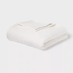 Full/Queen Matelassé Bed Blanket Ivory - Threshold
