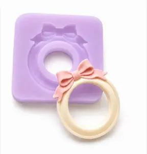 A Sweet Vintage Coquette Round Bow Frame Mold