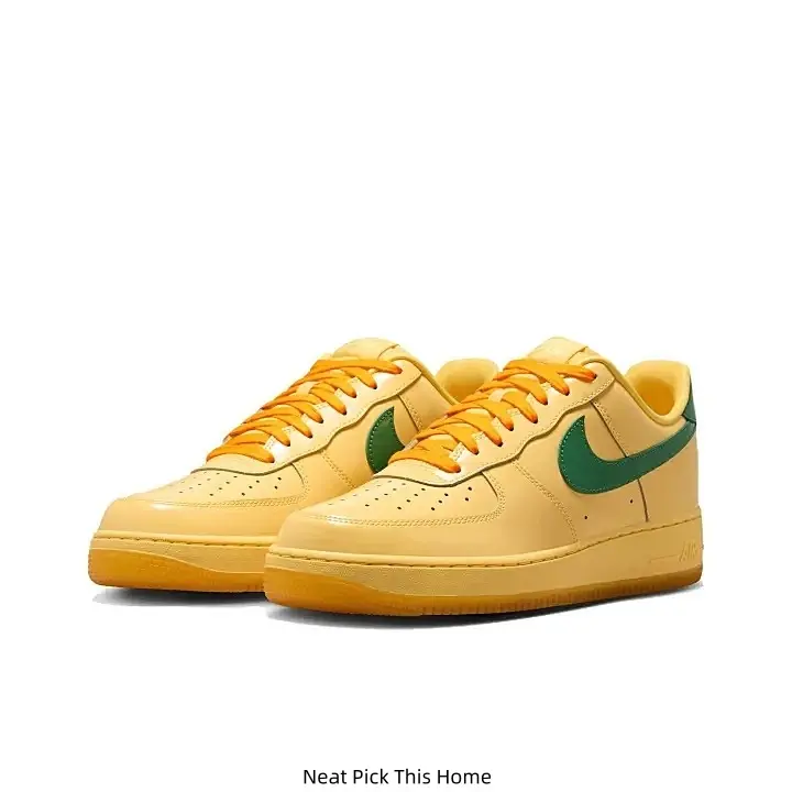 Khaki Green Two-Tone Leather Low Top Casual Sneakers Dark Green Swoosh Logo Khaki Rubber Outsole Daily Walking Trainers for Men Women Street Fashion