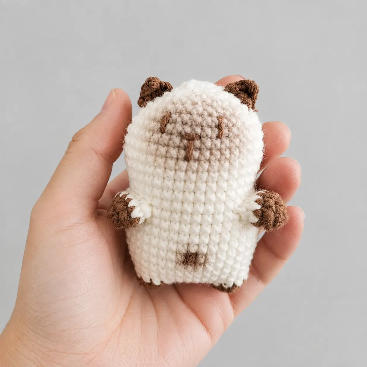 Crochet Siamese Cat Keychain, Cute Kitty Bag Charm for Backpacks, Purses and Keys, Small Gift for Cat Lovers