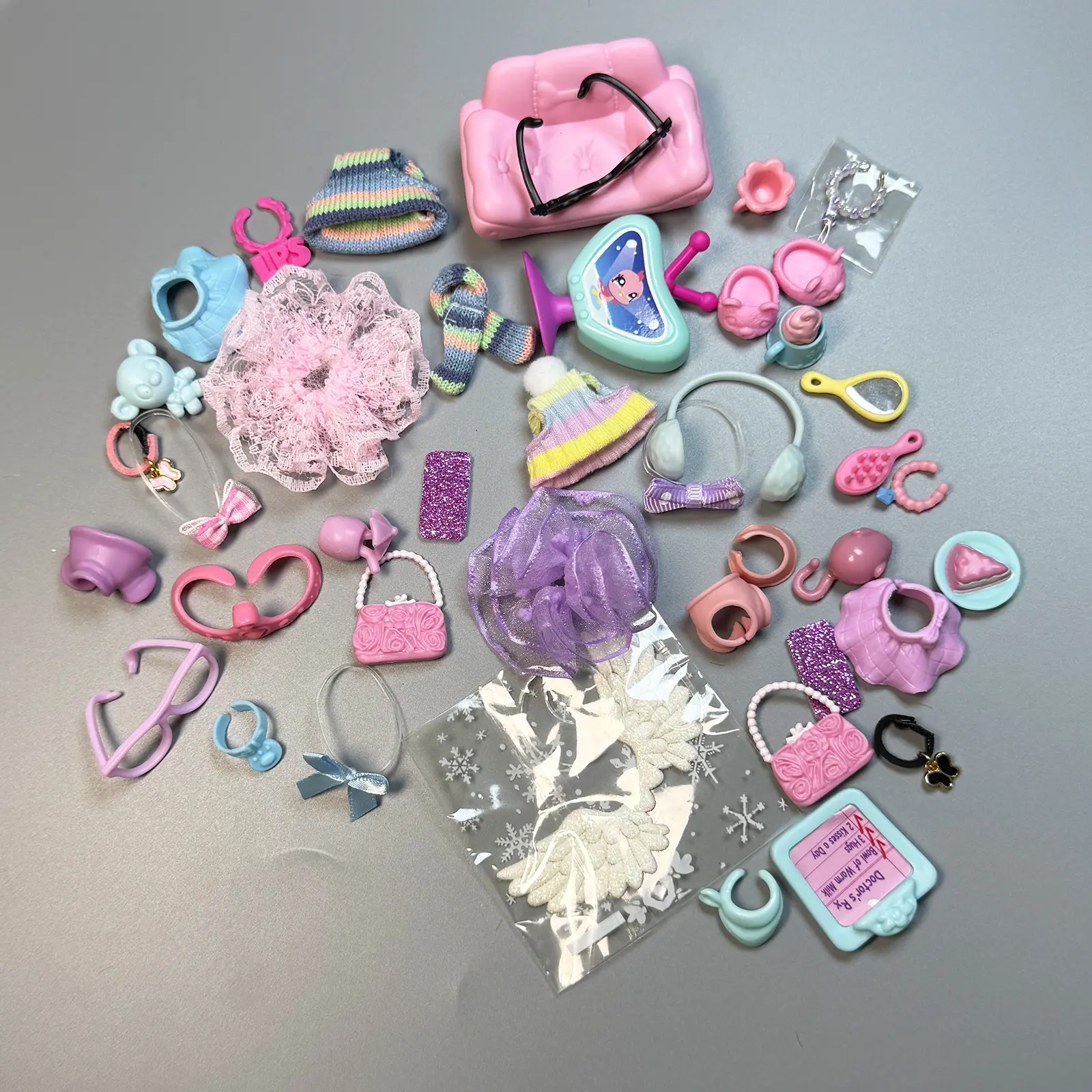 40 Pcs Miniature Accessories Set for Mini Toy Pets – Shoes,Hangers, dressing table,comb, food, skirts, collar, necklace, Jacket etc for Shorthair Cat, Collie, Dachshund, Cocker Spaniel & Cow Figures