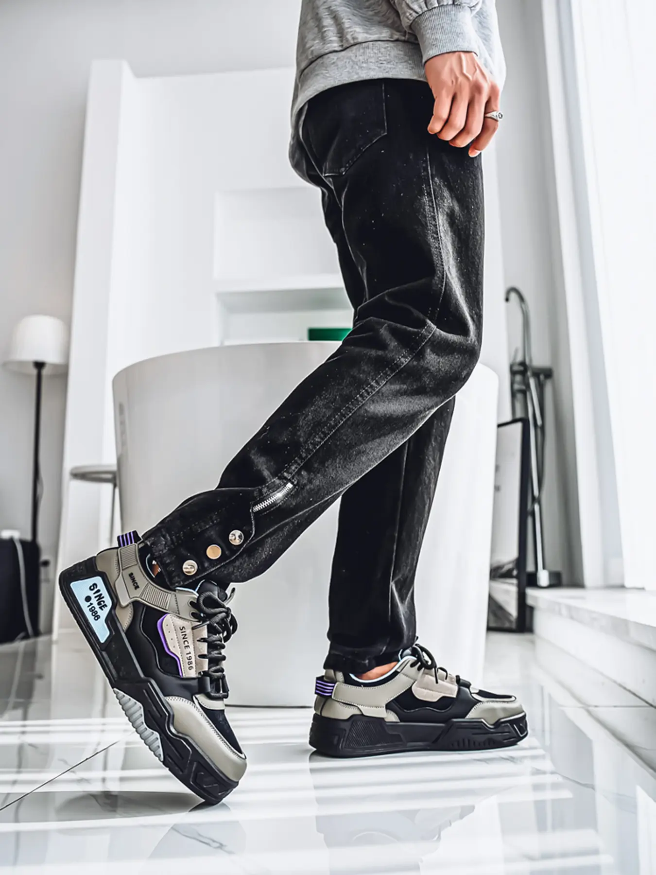 2026 Spring New Men's Bread Shoes, High-Quality Leather Upper with Thick Sole Design, Comfortable Stylish Casual Footwear for Urban Leisure