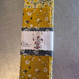 Bella's Organic Beeswax Wraps - Yellow Floral Design Eco-Friendly Wraps for Natural Food Storage with Elegant Floral Packaging