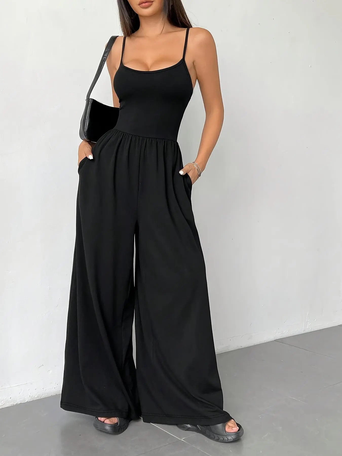 Women's Solid Wide Leg Minimalist Fit Jumpsuit, Casual Jumpsuits, Casual Comfy Backless Sleeveless Spaghetti Strap Cami Jumpsuit for Daily Wear, Ladies Clothes for All Seasons, Womenswear