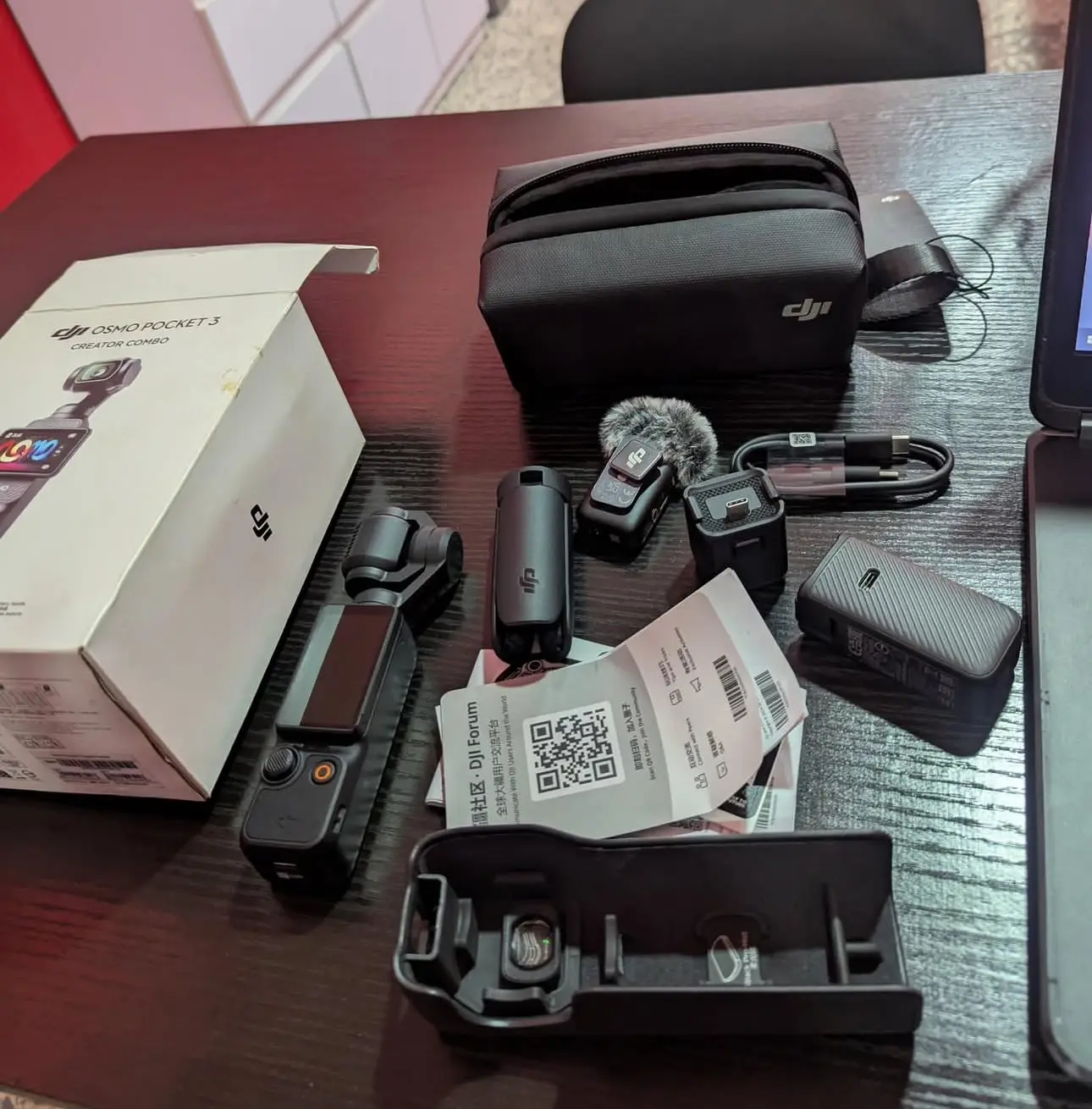 DJI Osmo Pocket 3 Creator Combo Brand New DJI Osmo Pocket 3 Creator Combo Brand New