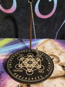 Magnetic Pendulum Divination Board with Stand — Smooth, Accurate Yes/No & Message Readings