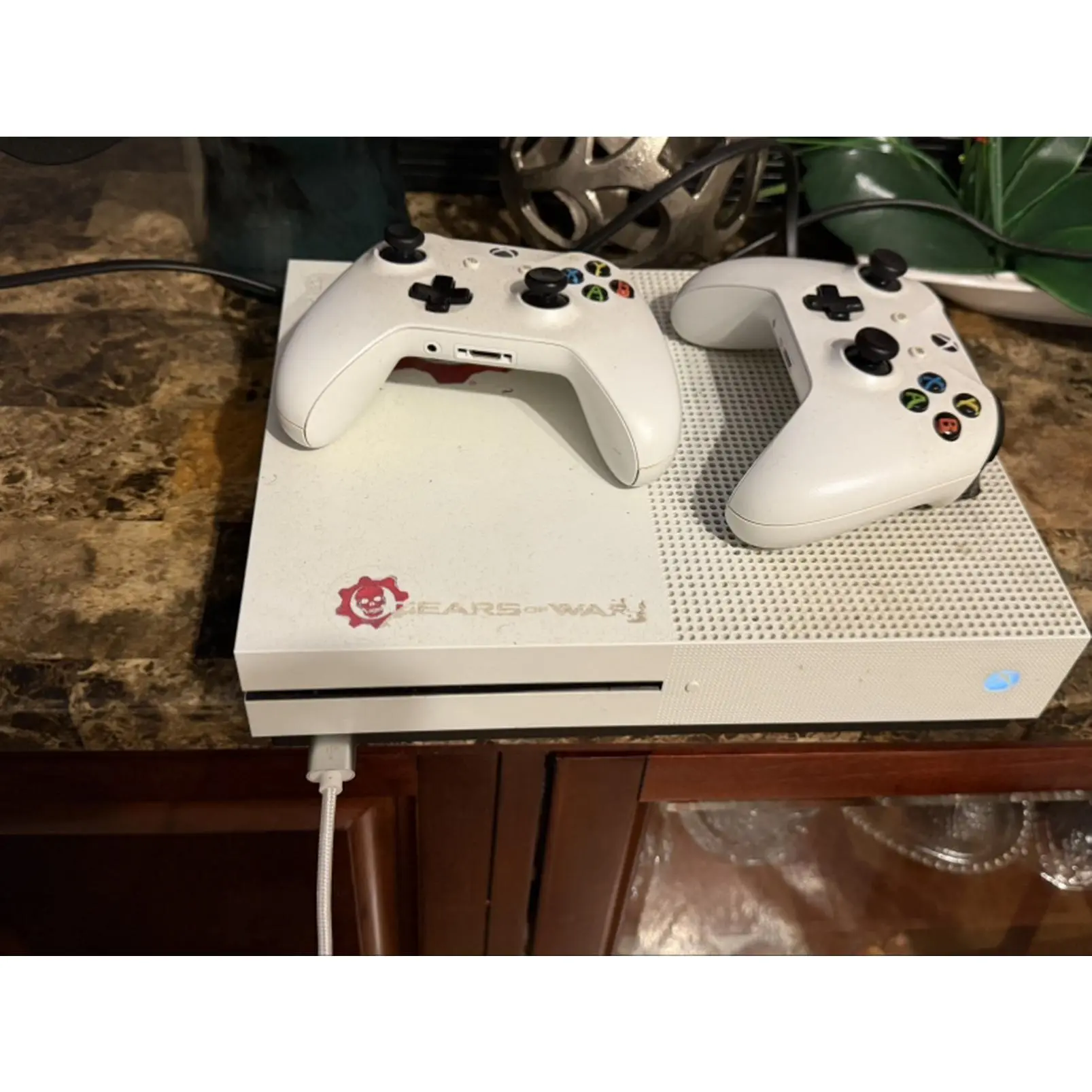 Xbox One S 500GB Console with Two Wireless Controllers and Video Games - Used-New Condition