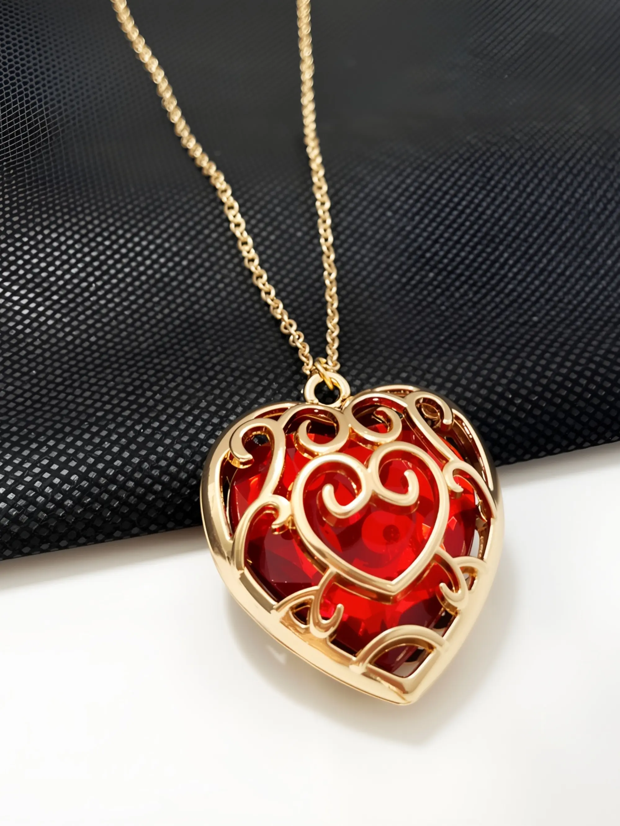 Hyrule Warriors Link Skyward Sword Pendant Jewelry Heart Shaped Alloy Necklace for Women Men, Zelda Inspired Birthday Gift Jewelry Accessory for Fans