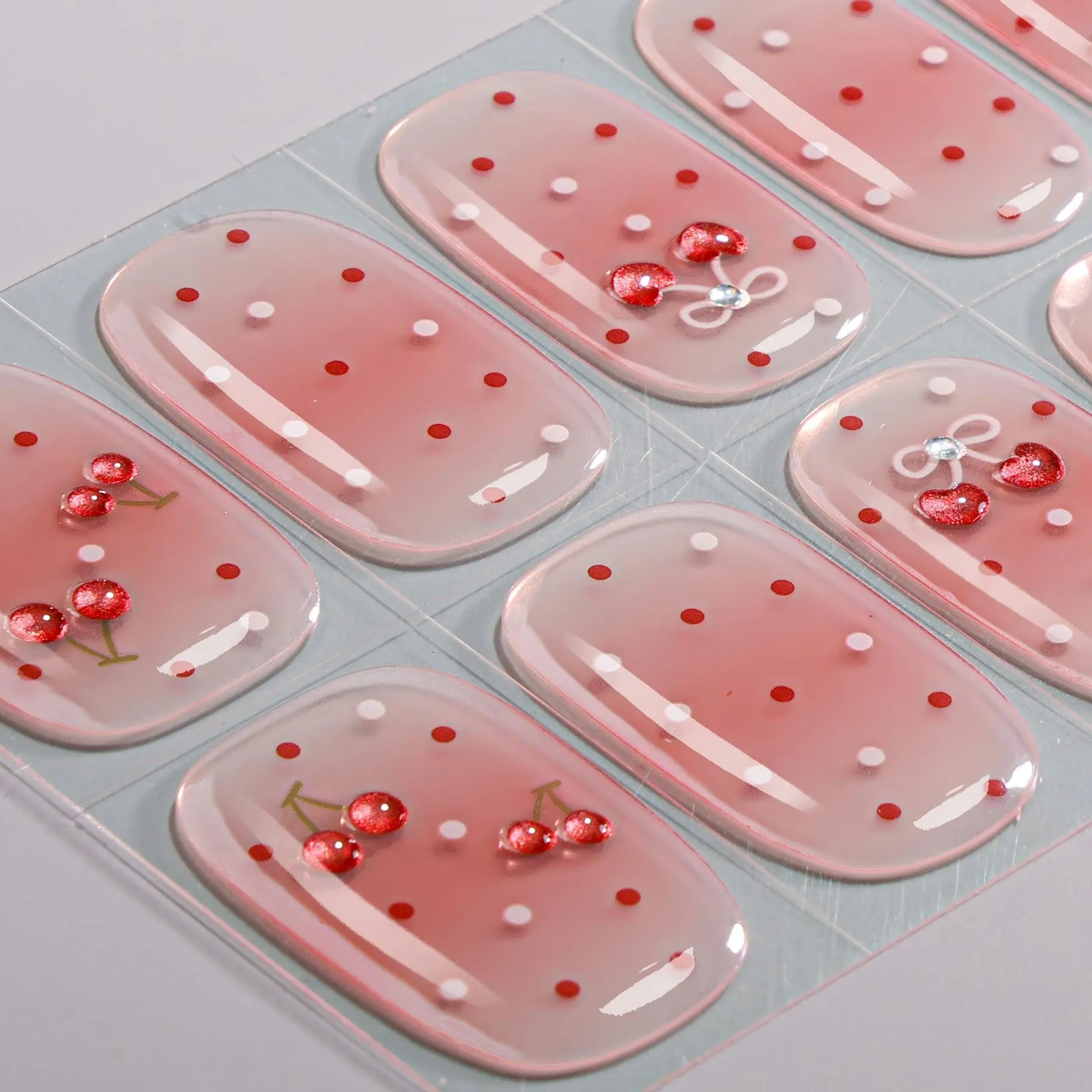 16pcs Summer Cherry Gel Nail Strips, Gel Nail Stickers, Polka Dot Self-Adhesive Nails, Decorative Nails, Nail Art Decoration, Nail Design, DIY Home Manicure Art Kit for Women, Nail Art Supplies, Single Item Pack