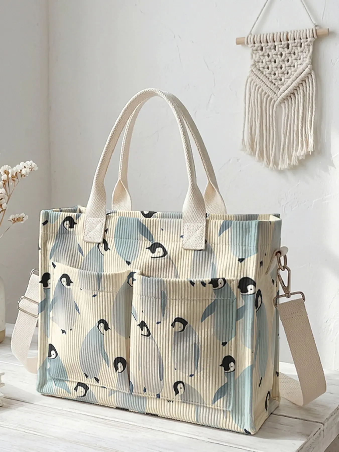 1 piece colorful penguin pattern printed travel bag, large-capacity storage bag with wear-resistant durability, multi-pocket design for high space utilization, suitable for various scenarios such as work, shopping, and picnics, Fashionable Patterned Bag