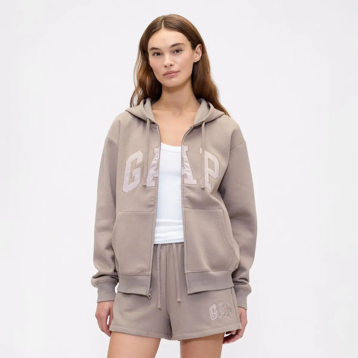 GAP Women's Relaxed Logo Zip Hoodie - Comfy Cotton Fleece, Everyday Casual Wear