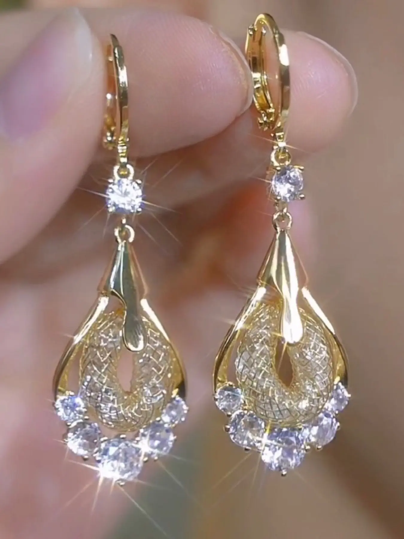 New Mesh Crystal Teardrop Fashionable Earrings Set, Luxurious Fashion, High-End Elegant Ear Clips, Versatile Jewelry for All Seasons