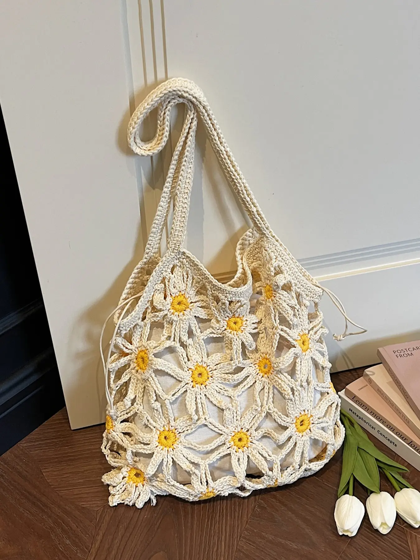Ladies' Crochet Daisy Tote Bag, Bohemian Vacation Style, Drawstring Closure, Fabric Tote Bag, Ideal for Beach Travel, Daily Leisure, Vacation Occasions