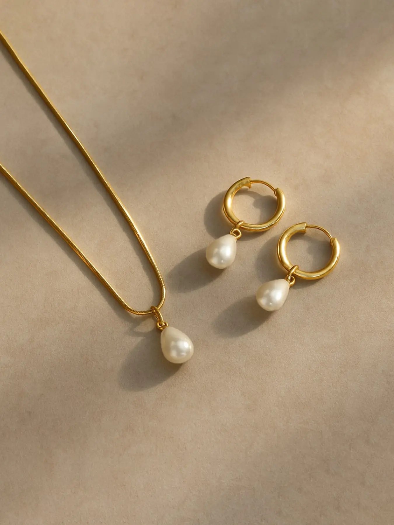 3pcs Stainless Steel Waterproof Non-Fading Stylish Women's Gold Water Droplet Pearl Hoop Earrings and Necklace Jewelry Set, Suitable For Daily Wear, Dating, Party, Gift, Necklaces Earrings Set