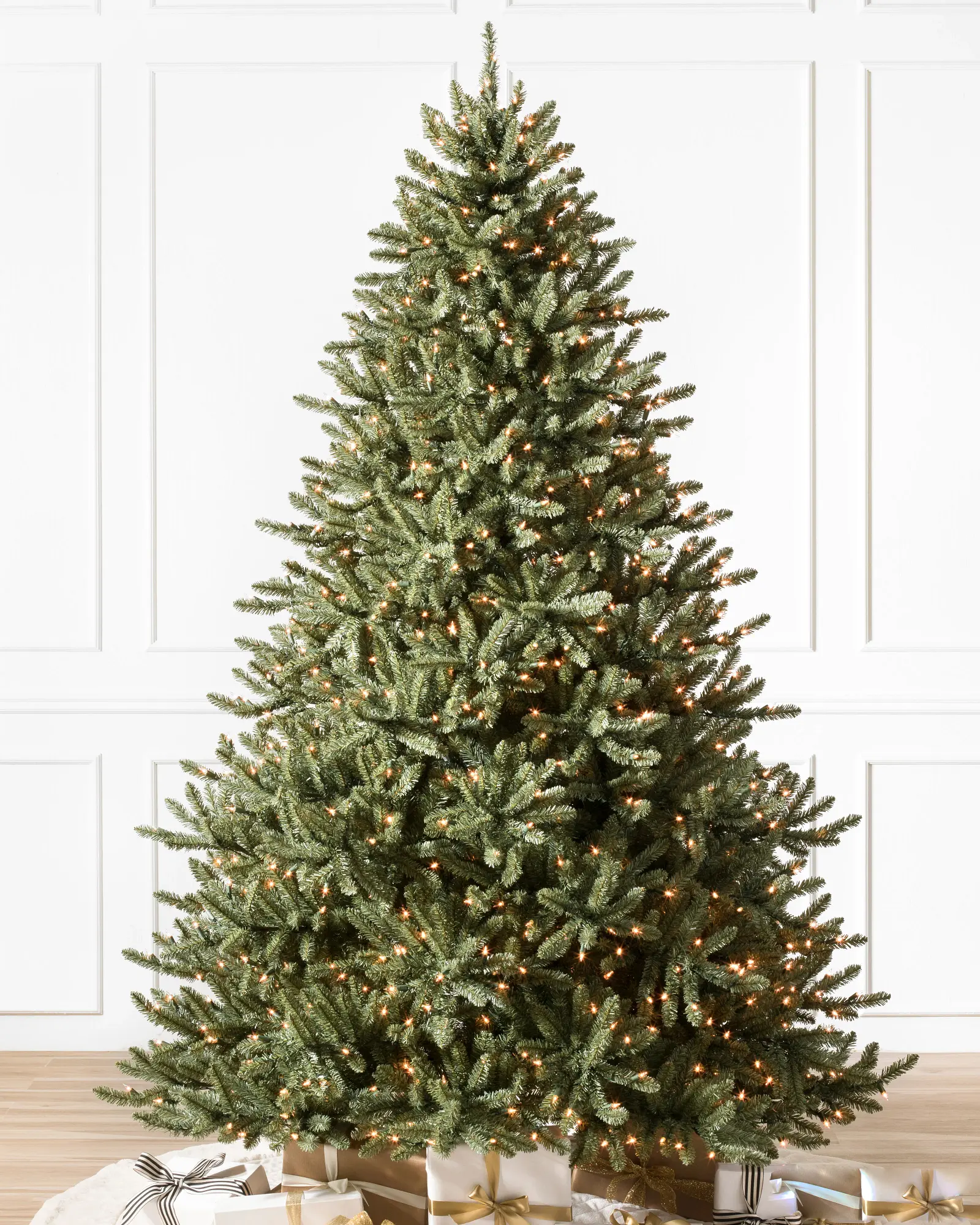 Classic Blue Spruce, Traditional, 4.5' , Green, Artificial Christmas Tree, with 300 Warm White Clear Incandescent Lights by Balsam Hill