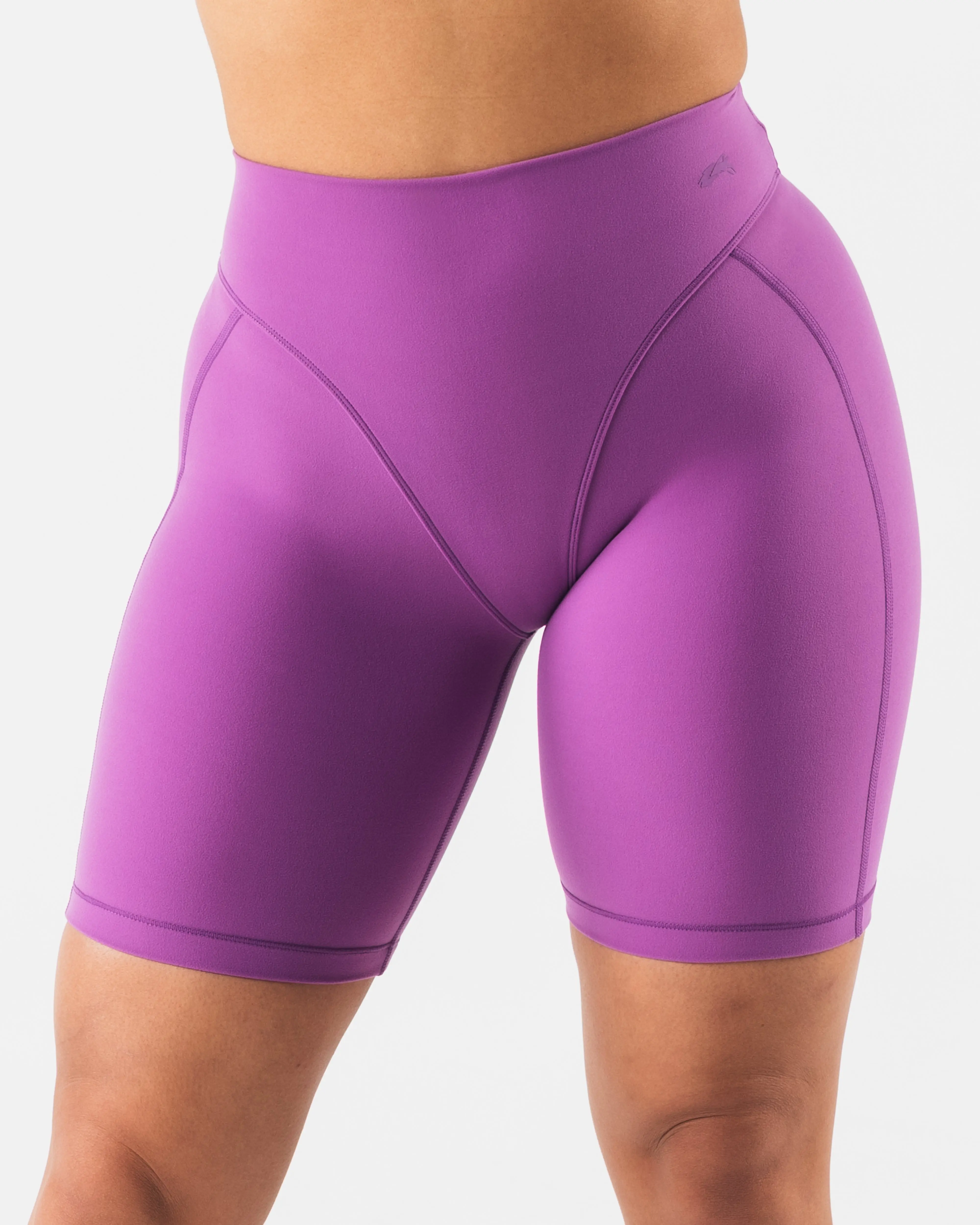 ALPHALETE Women's Parker Mid-Rise Athletic Shorts - 7" Inseam, Buttery Soft Spandex-Nylon Fabric, Medium Compression Fit, Activewear for Training, Training Wear