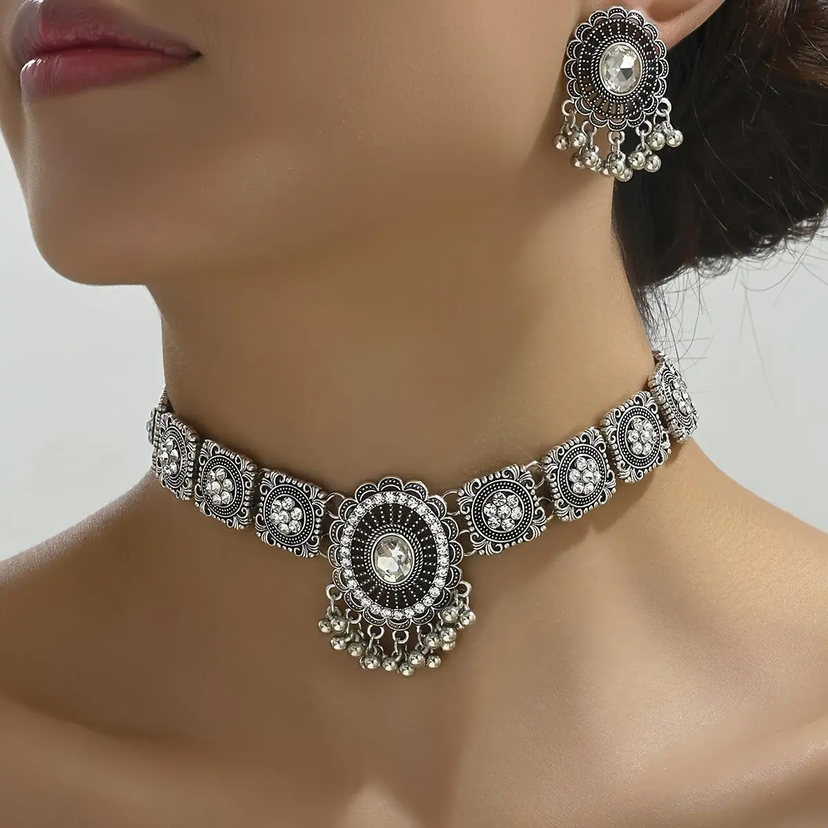 Indian Bohemian Style Luxury Fringe Heavywork Women's Necklace and Earrings Set 1 Necklace + 1 Pair of Earrings