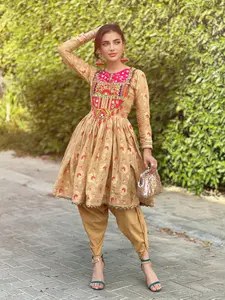 Sunaihri / سنہری- Women Sunaihri / سنہری- Women