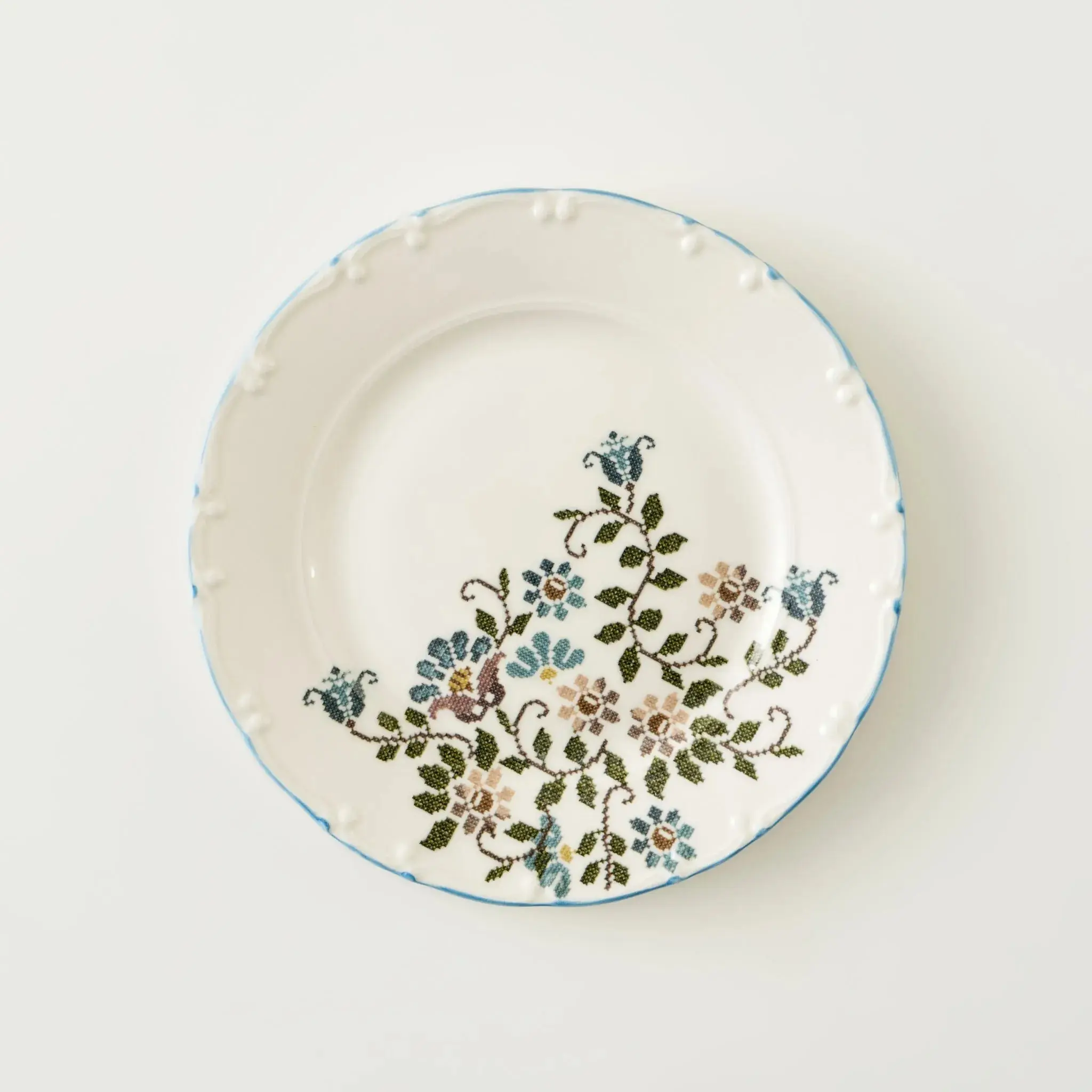 Vintage Round Porcelain Dinner Single Plate - 10" Diameter, Floral Corner Design, Blue Color Accent, Turkey Use, Dishwasher Safe, Embossed Digital Print, Hand-Painted Rim