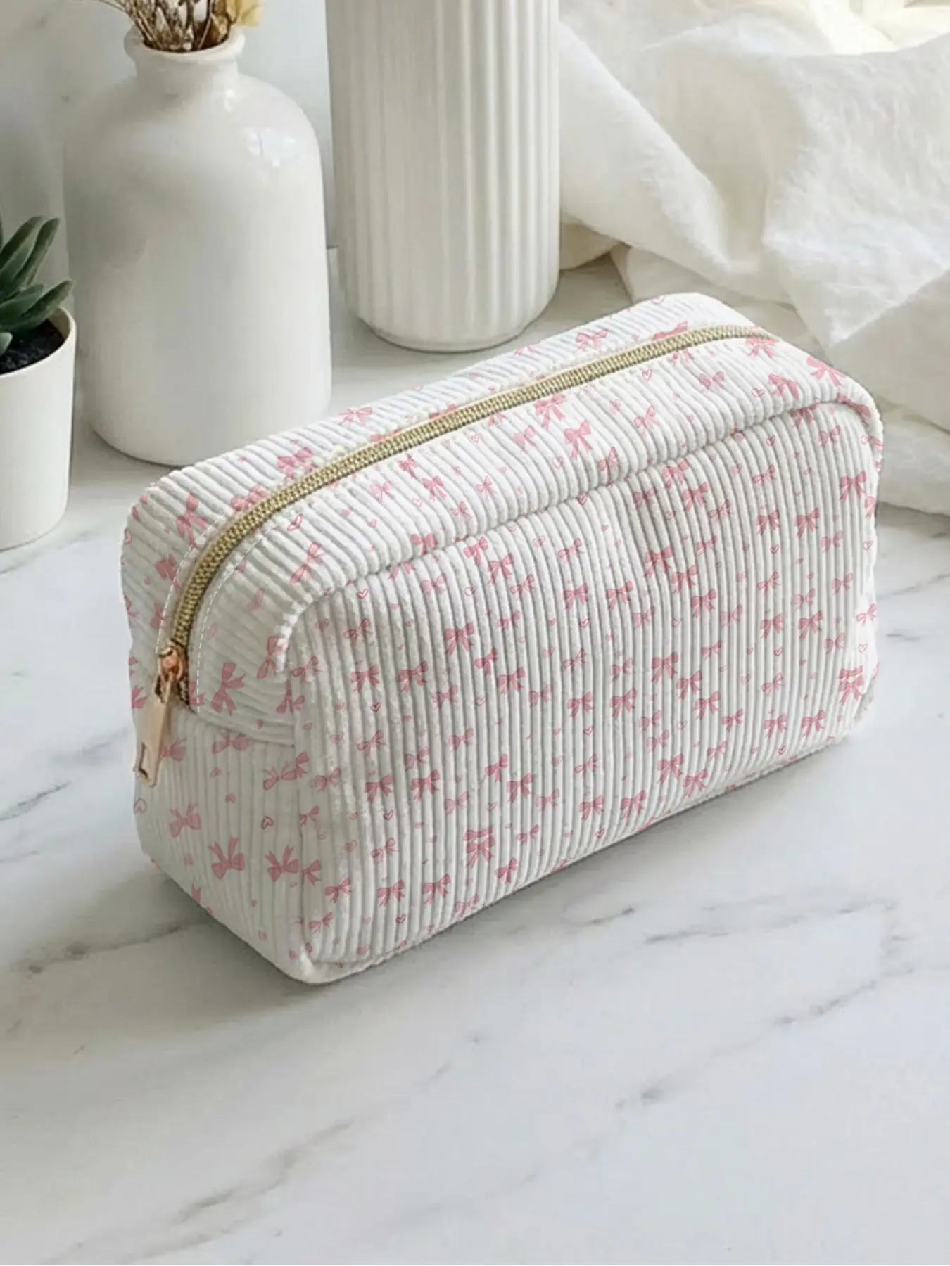 pink bow pattern 2D printed makeup bag, Cosmetic Pouch, Cosmetic Travel Bags, large capacity design, situational versatility, Holds daily skincare and cosmetics, Perfect for life and travel