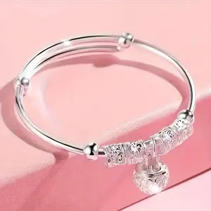 This elegant 925 sterling silver bracelet, adorned with delicate lace and a pendant, is stylish and beautiful, perfect for women, and measures 6cm in length. It's suitable for everyday wear, makes a wonderful gift, and is an ideal choice for Valentine's D