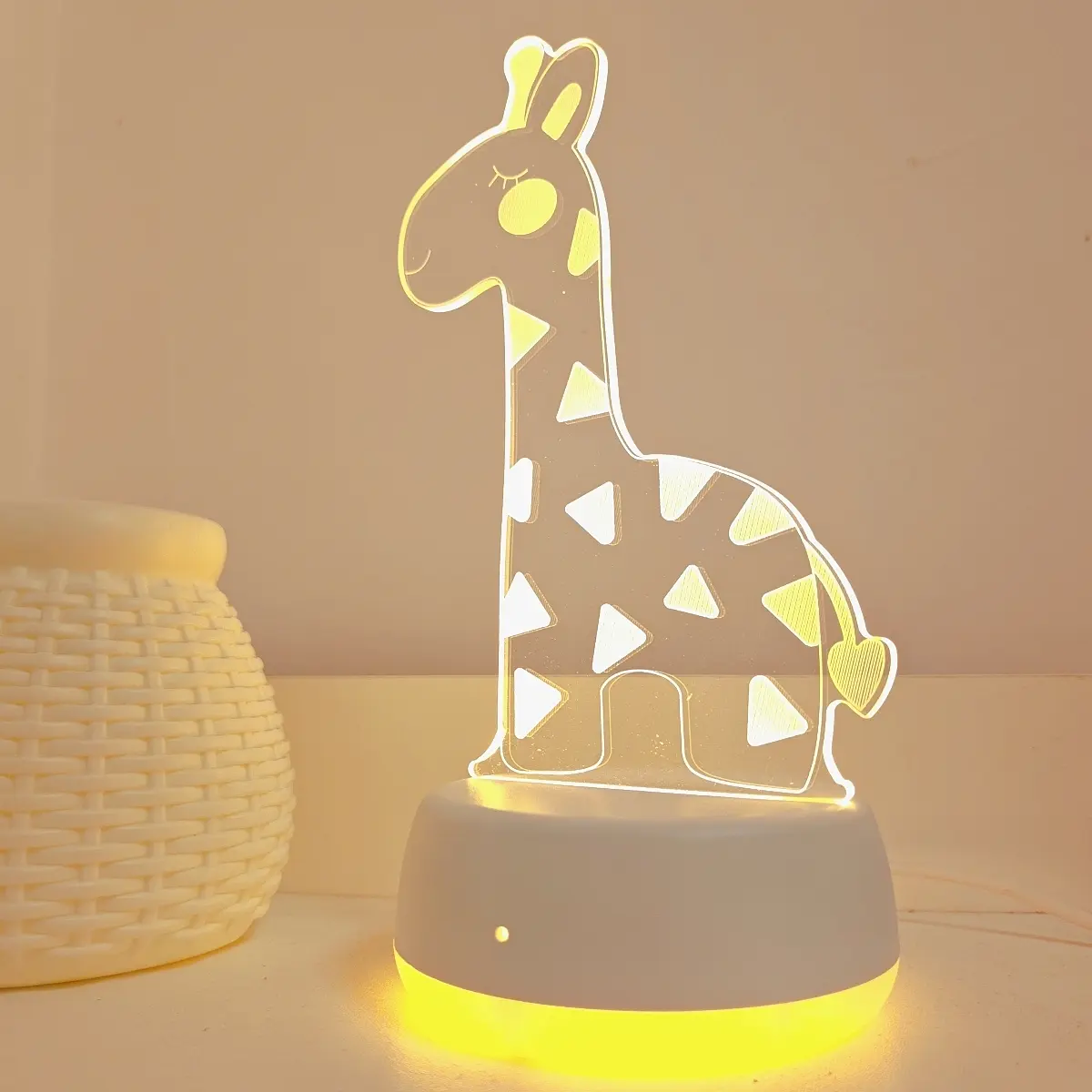 Creative Glowing Giraffe 3D Night Light, USB Powered Warm Light, Tabletop Bedroom Decor, Perfect Gift for Friends & Family