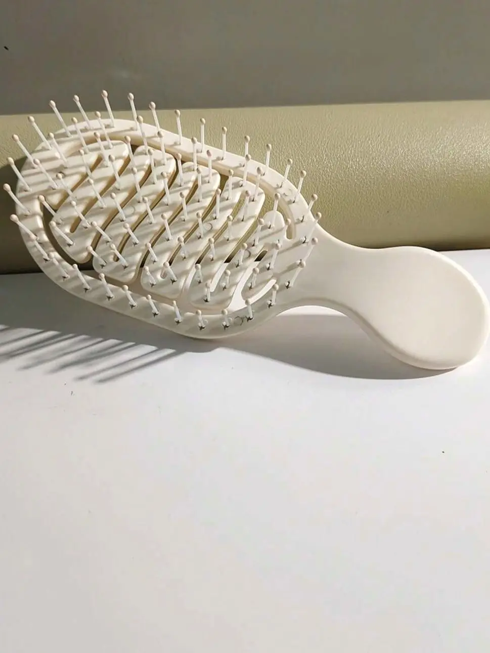 1pc Mini Size White Hollow Design Comb, Dual-Use Portable Comb, Essential Travel Item For Women In Summer (With Hole For Hanging)