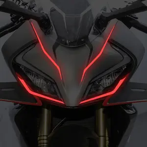 Motorcycle Reflective Strip Sticker for Car Motorcycle Helmet or Bicycle Exterior Decoration, Night Driving Safety Warning Sign Reflector DIY Custom Vinyl Self-Adhesive Decals Fashion Line Pattern Stickers Gift