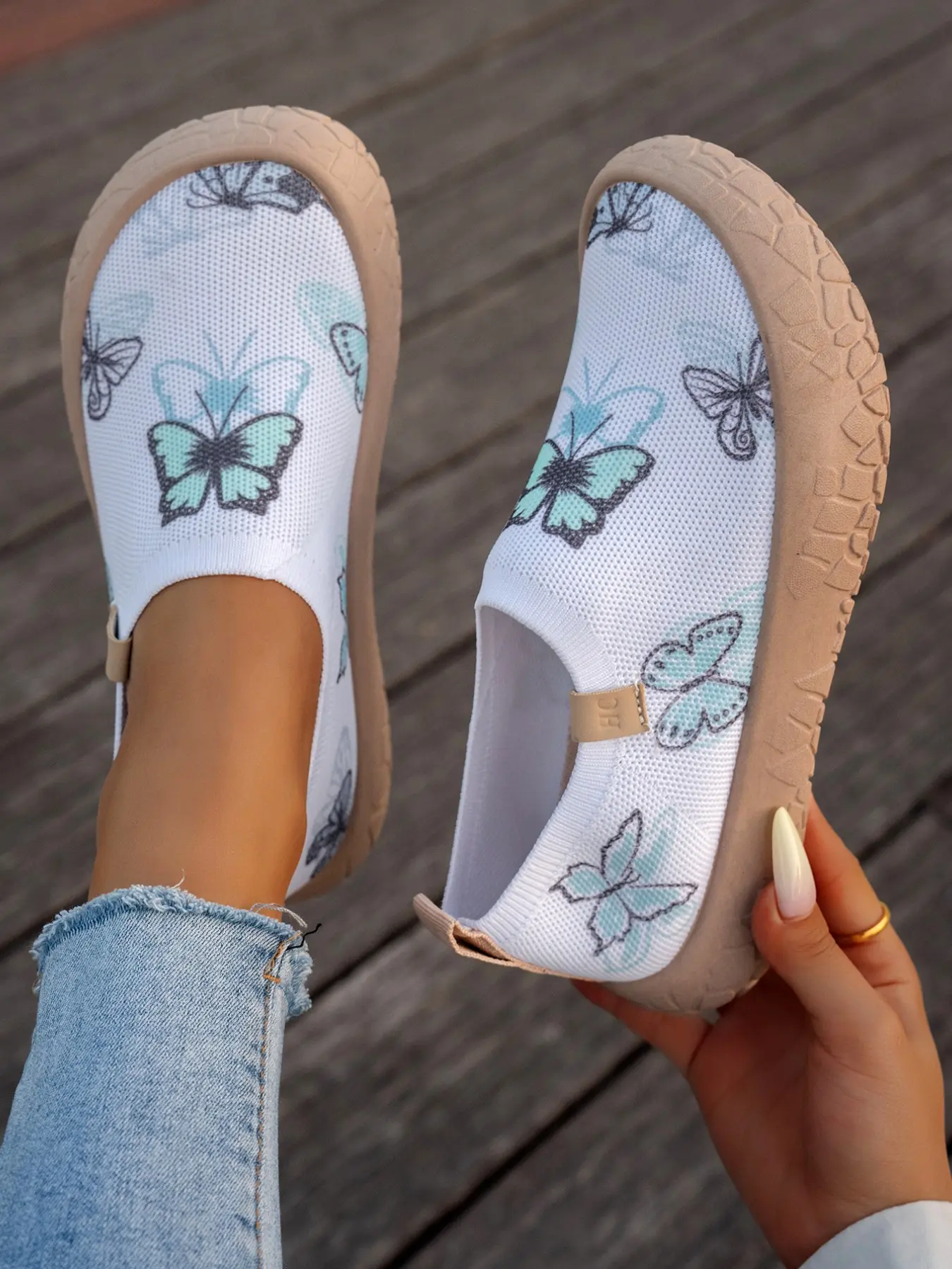 Women's Breathable Knit Slip-On Casual Shoes - Lightweight Thick Sole Walking Flats with Butterfly Print for Daily Commute, Outdoor Walks and Casual Streetwear, Casual Slip Ons