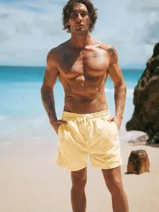 Men's 3D Printed Vertical Stripe Casual Outdoor Beach Shorts, Fitted All over Print, Daily Wear, Comfortable Summer Pants