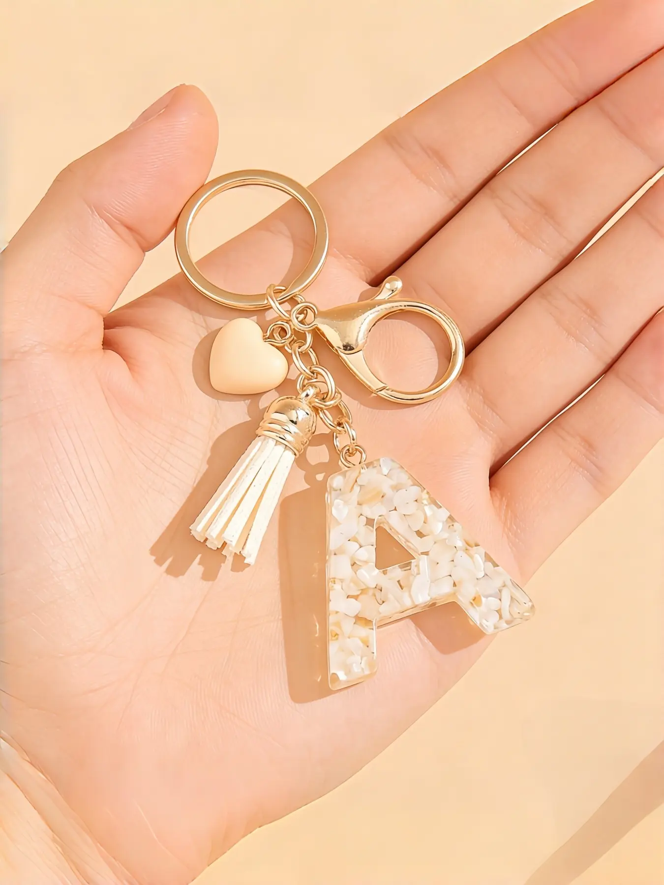 Personalized Letter Keychain A-Z, Heart Shape Resin Keyring, Perfect Gift for Women, Bag Backpack Car Key Chain Accessory, Bag Charm Keychain, Heart Design Keychain, Heart Keychains, Keychain For Bags, Keychain Cute