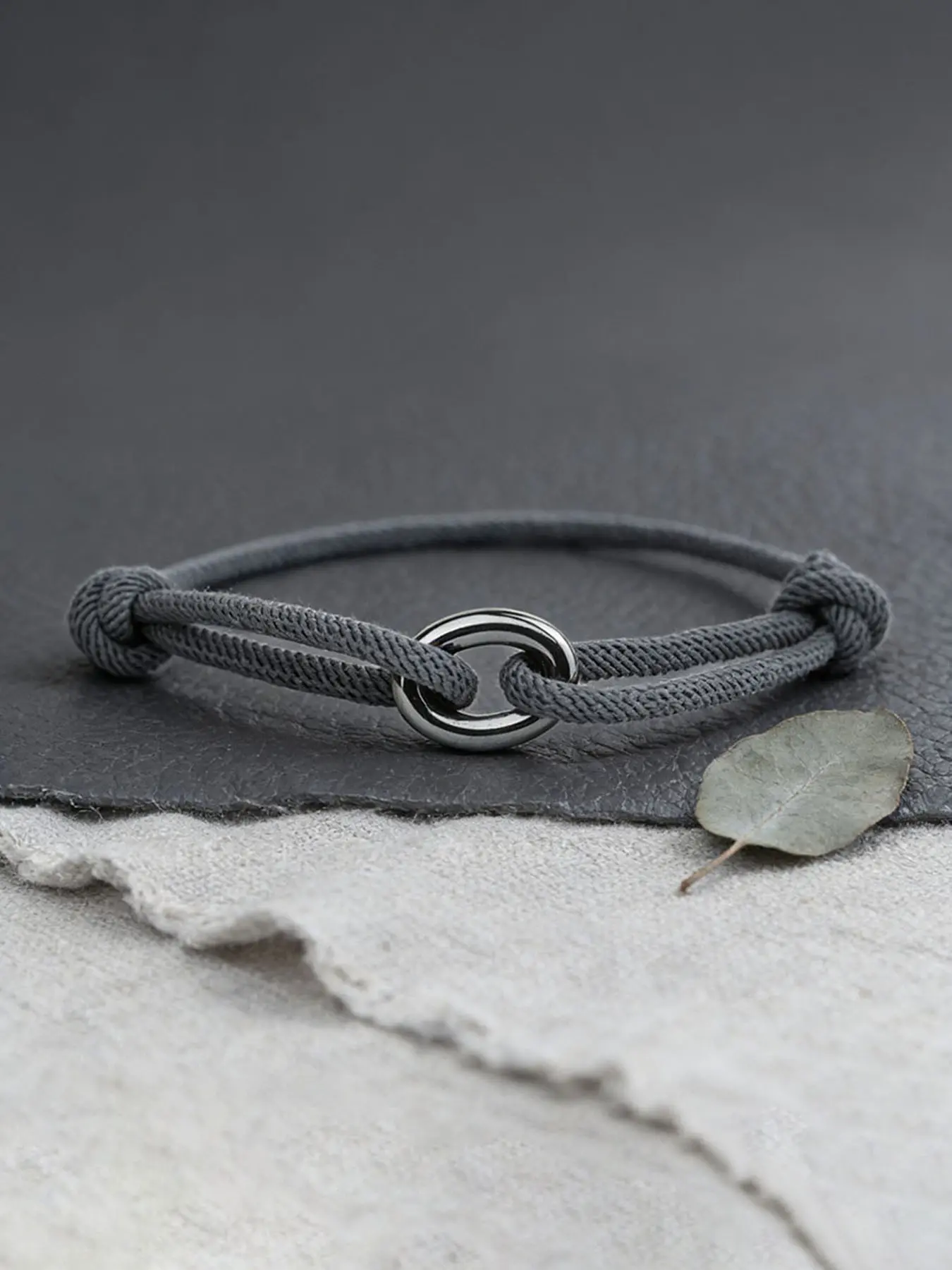 Adjustable Multicolor Rope Bracelet with Oval Metal Buckle, Woven Strap, Unisex Minimalist Jewelry, Versatile Daily Accessory, Fashionable Bracelet, Modern Fashion Accessories, Adjustable bracelets