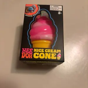 Pink nice cream cone squishy