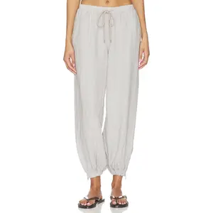 L'AGENCE Mariko Jogger With Zipper in Light Pewter