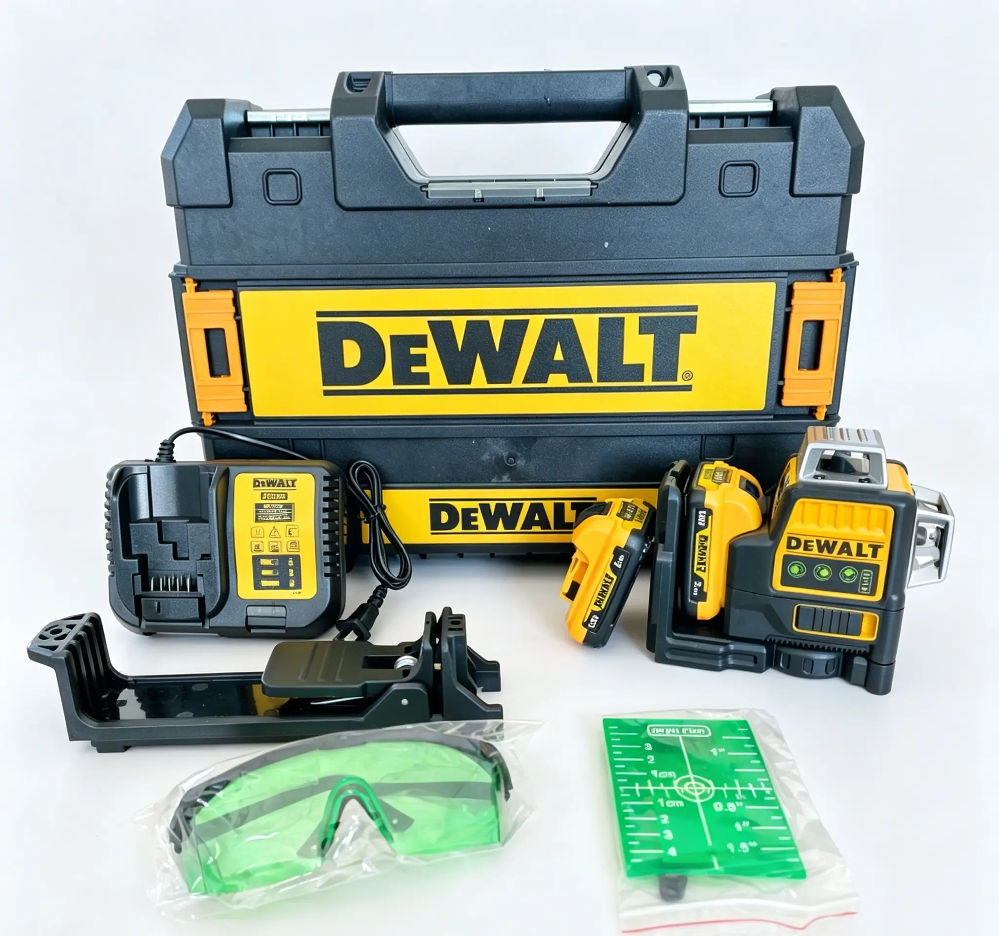 DeWalt DW089LG 12-Line 360° Green Laser Level – 3-Side All-Around Beam, Outdoor Jobsite Ready, Precise Leveling Tool dry wall