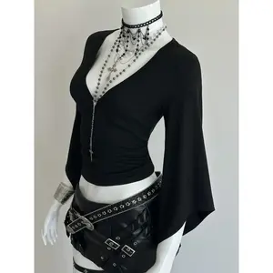 Fashionable, versatile women’s slim-fit T-shirt with a deep V-neck and flared sleeves; stylish and casual, suitable for all seasons, comfortable and fashionable GARMENTARY