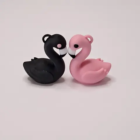 Women's Cute Flamingo 3D Printed PLA Plastic Keychain - Lightweight, Colorful, Smooth, Kawaii Accessories, with Clip & Double Ring, Prom Gift for Flamingo Lovers, Cute Keychains for Bags